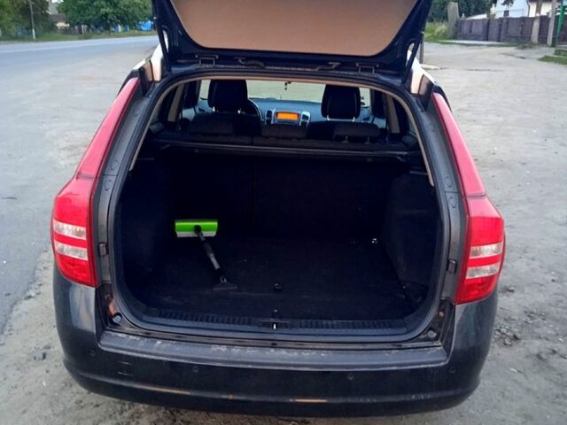 Чорний Кіа Сід, об'ємом двигуна 1.6 л та пробігом 466 тис. км за 5350 $, фото 6 на Automoto.ua