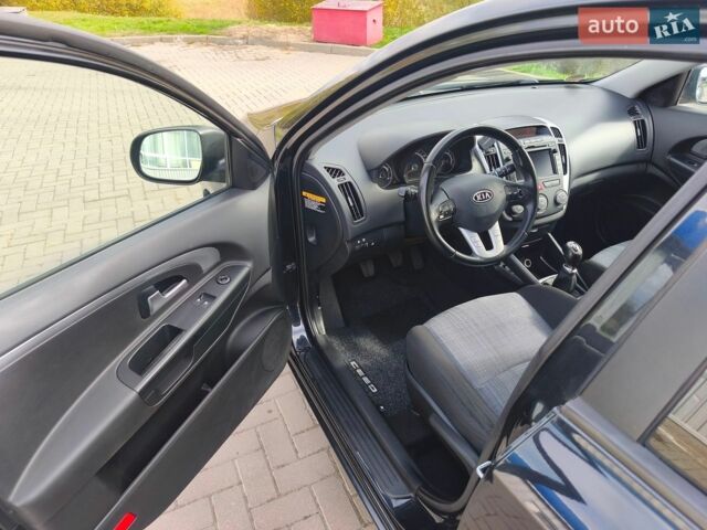 Чорний Кіа Сід, об'ємом двигуна 1.4 л та пробігом 225 тис. км за 5100 $, фото 7 на Automoto.ua