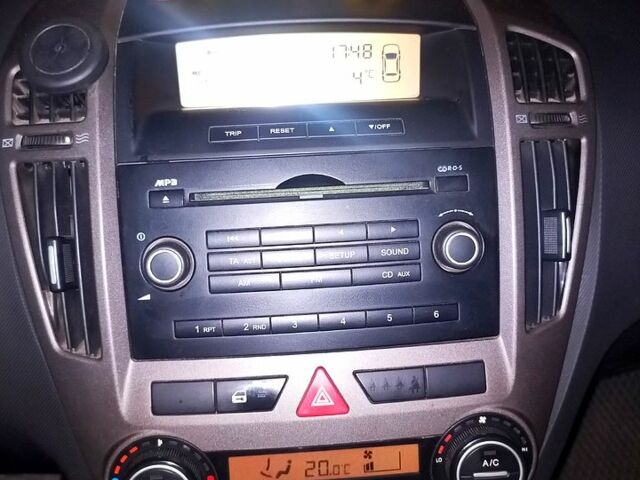 Чорний Кіа Сід, об'ємом двигуна 1.6 л та пробігом 466 тис. км за 5350 $, фото 12 на Automoto.ua