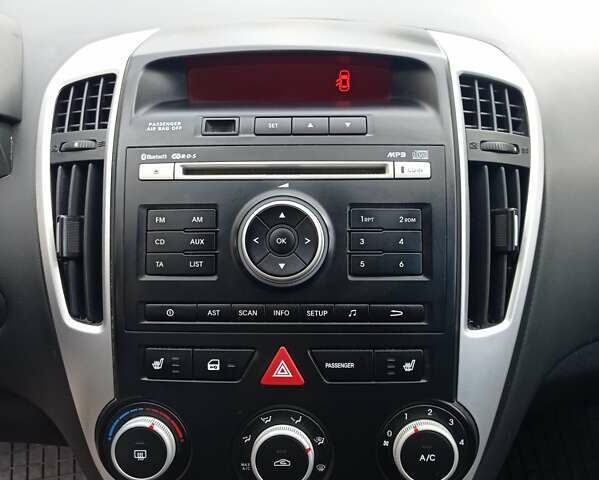 Черный Киа Сид, объемом двигателя 0 л и пробегом 167 тыс. км за 5999 $, фото 21 на Automoto.ua