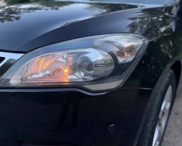 Киа Сид 2009 в Каменке на Automoto.ua Черный Киа Сид, объемом двигателя 1.58 л и пробегом 200 тыс. км за 6300 $, фото 4 на Automoto.ua