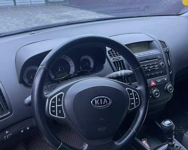 Чорний Кіа Сід, об'ємом двигуна 1.4 л та пробігом 175 тис. км за 5800 $, фото 7 на Automoto.ua