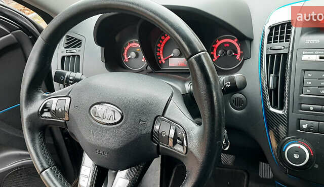 Чорний Кіа Сід, об'ємом двигуна 1.4 л та пробігом 211 тис. км за 6150 $, фото 10 на Automoto.ua