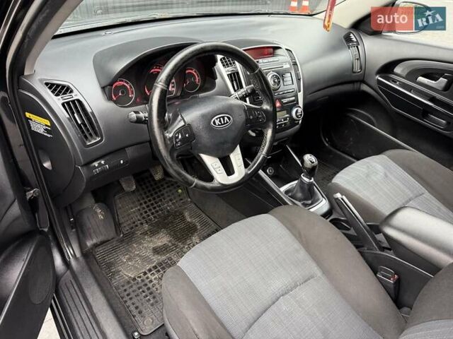 Черный Киа Сид, объемом двигателя 1.4 л и пробегом 220 тыс. км за 5950 $, фото 11 на Automoto.ua