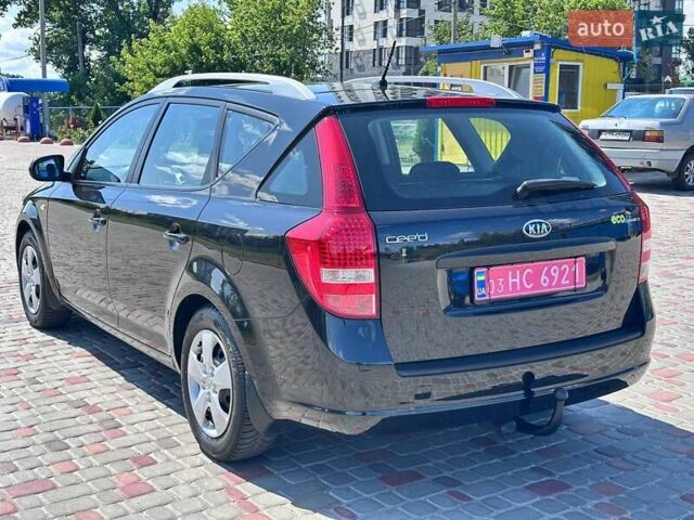 Черный Киа Сид, объемом двигателя 1.4 л и пробегом 189 тыс. км за 7000 $, фото 5 на Automoto.ua