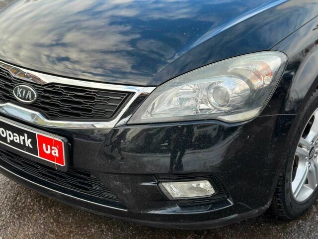 Черный Киа Сид, объемом двигателя 1.4 л и пробегом 209 тыс. км за 6490 $, фото 4 на Automoto.ua