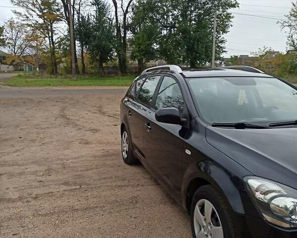 Кіа Сід 2010 у Вознесенске на Automoto.ua Чорний Кіа Сід, об'ємом двигуна 1.6 л та пробігом 181 тис. км за 6670 $, фото 10 на Automoto.ua