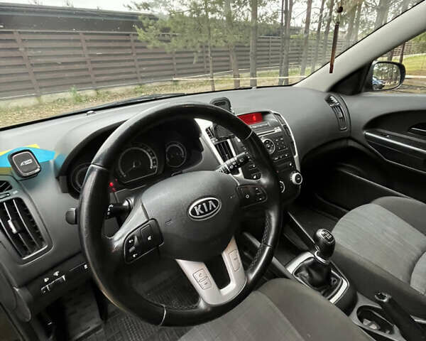 Чорний Кіа Сід, об'ємом двигуна 1.6 л та пробігом 286 тис. км за 6300 $, фото 12 на Automoto.ua
