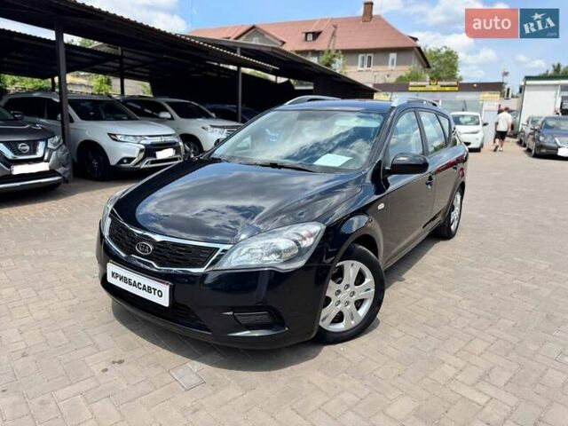 Черный Киа Сид, объемом двигателя 1.4 л и пробегом 182 тыс. км за 6700 $, фото 3 на Automoto.ua