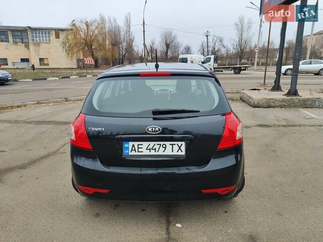 Черный Киа Сид, объемом двигателя 1.4 л и пробегом 175 тыс. км за 7500 $, фото 4 на Automoto.ua