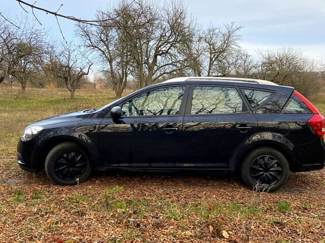 Черный Киа Сид, объемом двигателя 1.4 л и пробегом 205 тыс. км за 6200 $, фото 2 на Automoto.ua