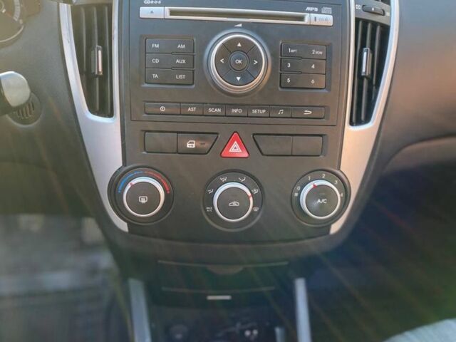 Чорний Кіа Сід, об'ємом двигуна 1.6 л та пробігом 305 тис. км за 5750 $, фото 5 на Automoto.ua