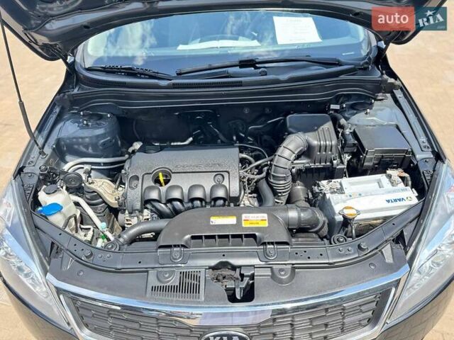 Черный Киа Сид, объемом двигателя 1.4 л и пробегом 182 тыс. км за 6700 $, фото 2 на Automoto.ua