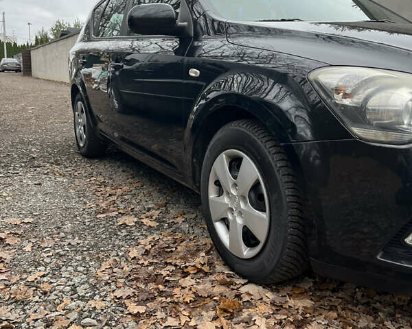 Чорний Кіа Сід, об'ємом двигуна 1.6 л та пробігом 286 тис. км за 6300 $, фото 1 на Automoto.ua