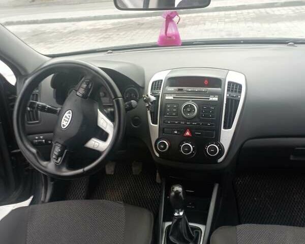 Чорний Кіа Сід, об'ємом двигуна 1.4 л та пробігом 209 тис. км за 6500 $, фото 25 на Automoto.ua