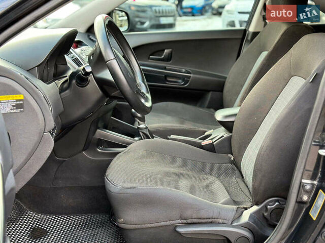 Черный Киа Сид, объемом двигателя 1.4 л и пробегом 209 тыс. км за 6490 $, фото 22 на Automoto.ua