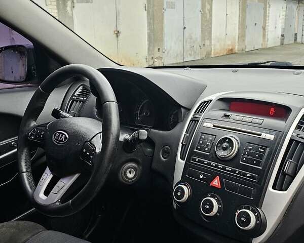 Чорний Кіа Сід, об'ємом двигуна 1.58 л та пробігом 200 тис. км за 3800 $, фото 12 на Automoto.ua