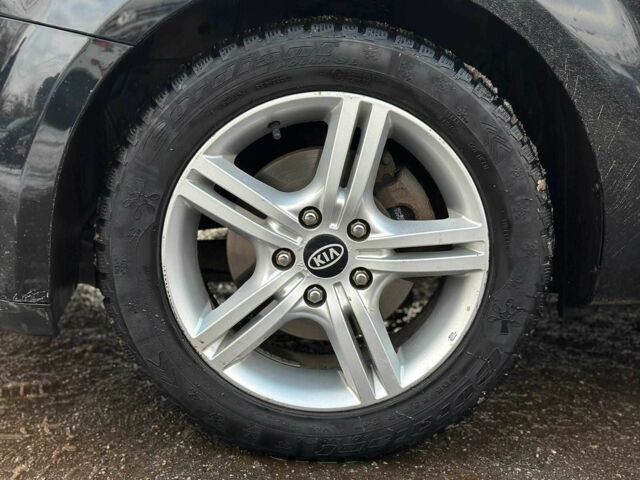 Черный Киа Сид, объемом двигателя 1.4 л и пробегом 209 тыс. км за 6490 $, фото 5 на Automoto.ua