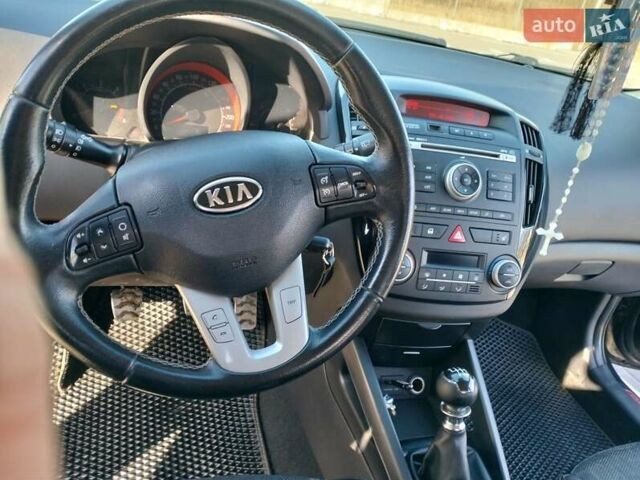 Черный Киа Сид, объемом двигателя 1.6 л и пробегом 207 тыс. км за 6600 $, фото 5 на Automoto.ua