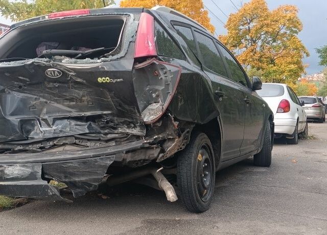 Черный Киа Сид, объемом двигателя 1.6 л и пробегом 410 тыс. км за 4000 $, фото 6 на Automoto.ua
