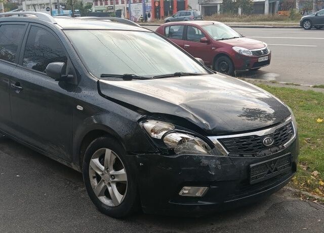 Черный Киа Сид, объемом двигателя 1.6 л и пробегом 410 тыс. км за 4000 $, фото 7 на Automoto.ua