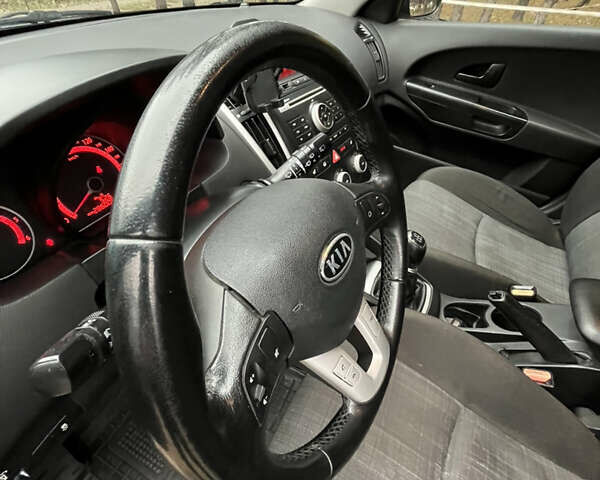 Чорний Кіа Сід, об'ємом двигуна 1.6 л та пробігом 286 тис. км за 6300 $, фото 21 на Automoto.ua