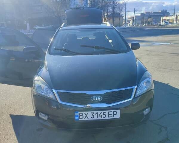 Черный Киа Сид, объемом двигателя 1.4 л и пробегом 200 тыс. км за 5600 $, фото 5 на Automoto.ua
