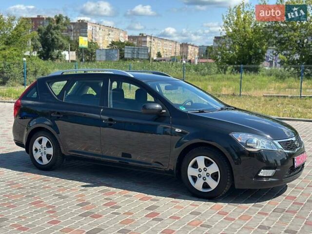 Черный Киа Сид, объемом двигателя 1.4 л и пробегом 189 тыс. км за 7000 $, фото 2 на Automoto.ua