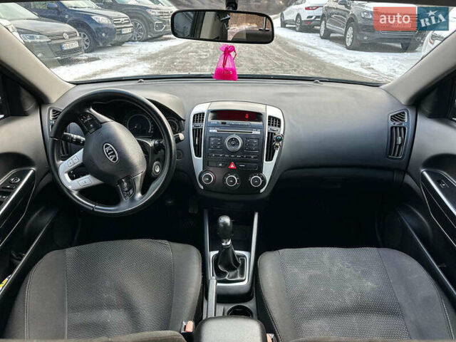 Черный Киа Сид, объемом двигателя 1.4 л и пробегом 209 тыс. км за 6490 $, фото 18 на Automoto.ua