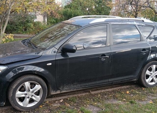 Черный Киа Сид, объемом двигателя 1.6 л и пробегом 410 тыс. км за 4000 $, фото 1 на Automoto.ua
