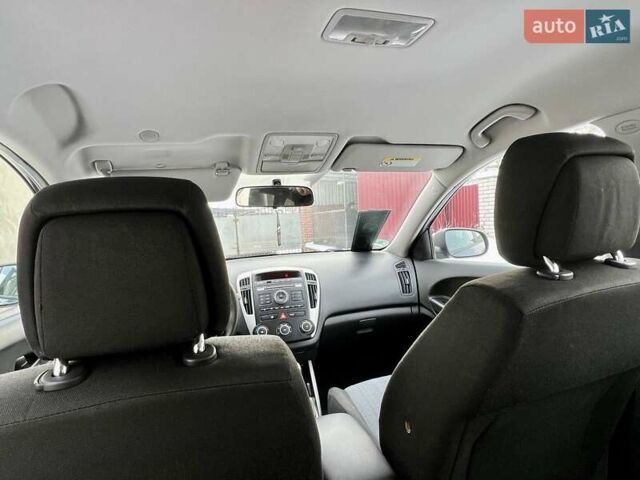 Черный Киа Сид, объемом двигателя 1.4 л и пробегом 153 тыс. км за 6399 $, фото 37 на Automoto.ua