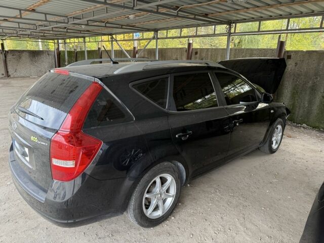 Черный Киа Сид, объемом двигателя 1.4 л и пробегом 170 тыс. км за 3250 $, фото 1 на Automoto.ua