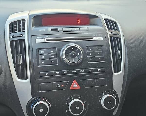 Киа Сид 2010 в Киеве на Automoto.ua Черный Киа Сид, объемом двигателя 1.58 л и пробегом 200 тыс. км за 4200 $, фото 14 на Automoto.ua