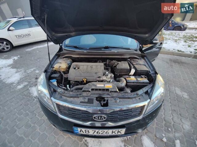 Черный Киа Сид, объемом двигателя 1.6 л и пробегом 220 тыс. км за 7800 $, фото 6 на Automoto.ua
