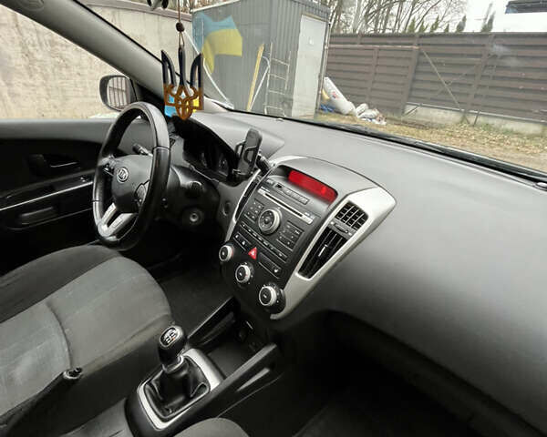 Чорний Кіа Сід, об'ємом двигуна 1.6 л та пробігом 286 тис. км за 6300 $, фото 17 на Automoto.ua