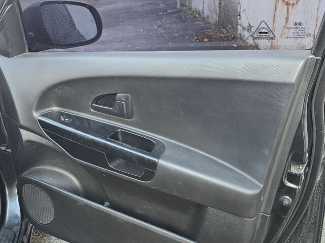 Черный Киа Сид, объемом двигателя 1.6 л и пробегом 200 тыс. км за 4200 $, фото 11 на Automoto.ua