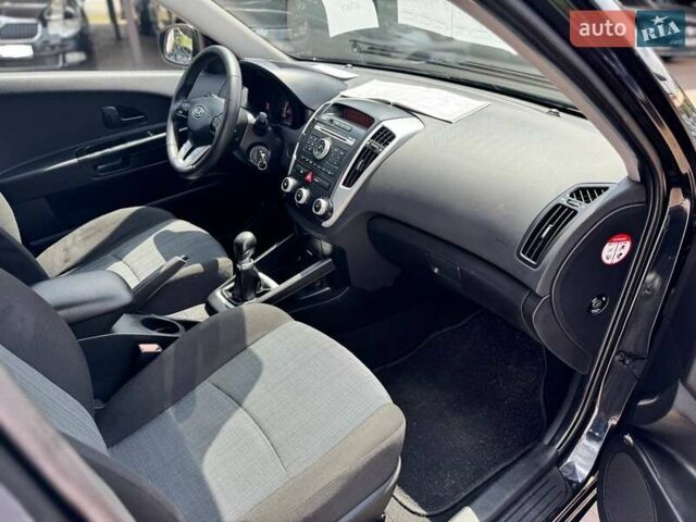 Черный Киа Сид, объемом двигателя 1.4 л и пробегом 182 тыс. км за 6700 $, фото 14 на Automoto.ua