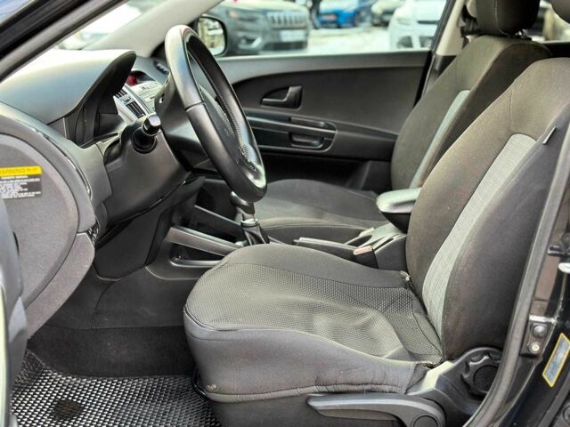 Черный Киа Сид, объемом двигателя 1.4 л и пробегом 209 тыс. км за 6490 $, фото 22 на Automoto.ua