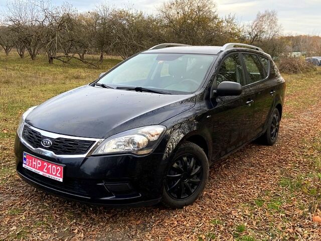 Черный Киа Сид, объемом двигателя 1.4 л и пробегом 205 тыс. км за 6200 $, фото 9 на Automoto.ua