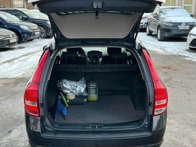 Черный Киа Сид, объемом двигателя 1.4 л и пробегом 209 тыс. км за 6490 $, фото 14 на Automoto.ua