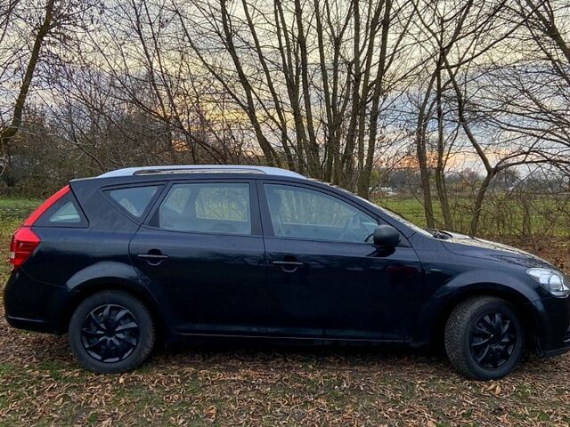 Черный Киа Сид, объемом двигателя 1.4 л и пробегом 205 тыс. км за 6200 $, фото 5 на Automoto.ua