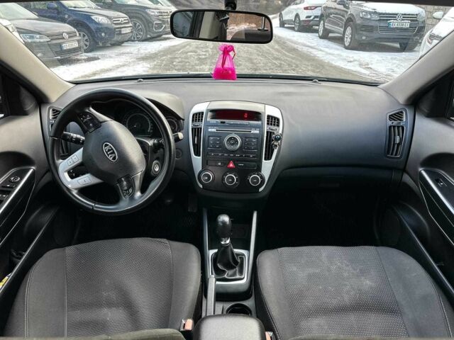 Черный Киа Сид, объемом двигателя 1.4 л и пробегом 209 тыс. км за 6490 $, фото 18 на Automoto.ua