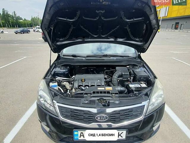 Чорний Кіа Сід, об'ємом двигуна 1.4 л та пробігом 180 тис. км за 6200 $, фото 2 на Automoto.ua