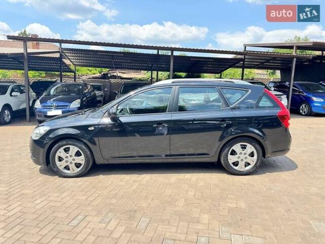 Черный Киа Сид, объемом двигателя 1.4 л и пробегом 182 тыс. км за 6700 $, фото 4 на Automoto.ua