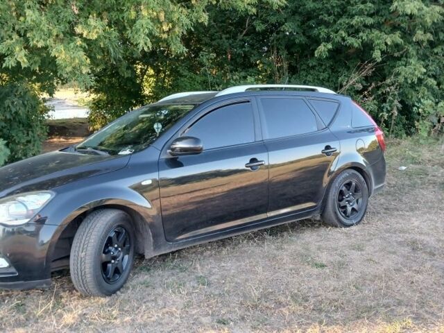 Черный Киа Сид, объемом двигателя 1.4 л и пробегом 280 тыс. км за 6400 $, фото 7 на Automoto.ua