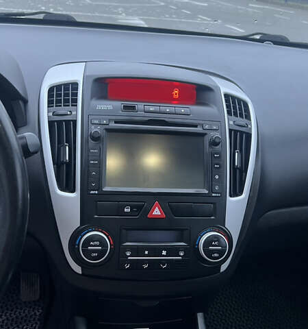 Черный Киа Сид, объемом двигателя 1.6 л и пробегом 283 тыс. км за 8200 $, фото 18 на Automoto.ua