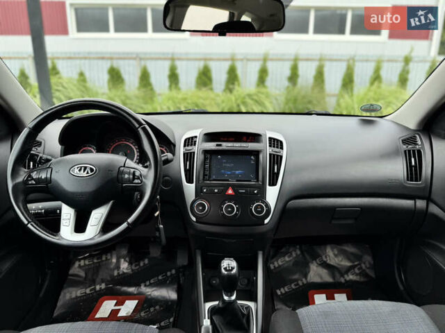 Черный Киа Сид, объемом двигателя 1.4 л и пробегом 207 тыс. км за 6399 $, фото 21 на Automoto.ua