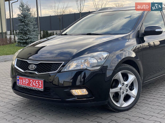 Черный Киа Сид, объемом двигателя 1.6 л и пробегом 168 тыс. км за 7700 $, фото 3 на Automoto.ua