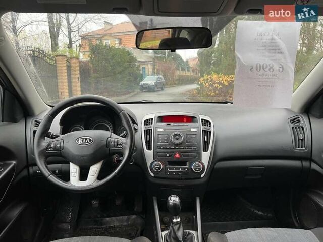 Черный Киа Сид, объемом двигателя 1.6 л и пробегом 198 тыс. км за 6790 $, фото 18 на Automoto.ua