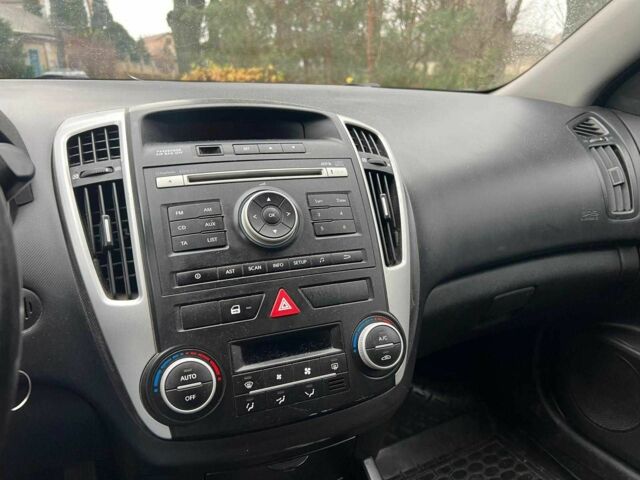 Черный Киа Сид, объемом двигателя 1.6 л и пробегом 198 тыс. км за 6790 $, фото 16 на Automoto.ua